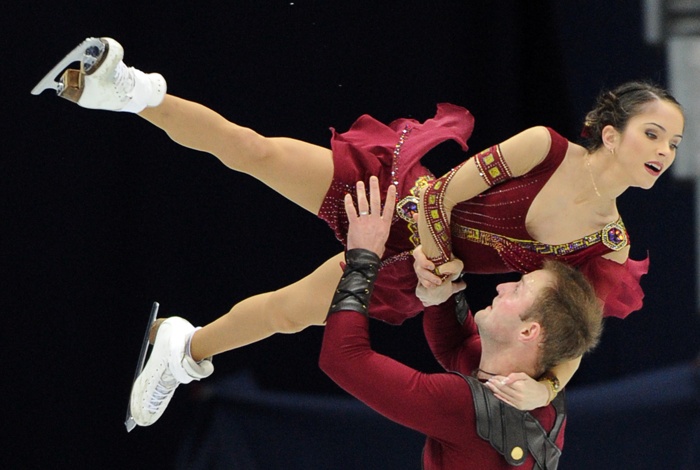 Фоторепортаж о выступлении Веры Базаровой и Юрия Ларионова на сочинском Гран-при. Фото: Julian Finney/Getty Images Фоторепортаж о выступлении Веры Базаровой и Юрия Ларионова на сочинском Гран-при. Фото: Julian Finney/Getty Images